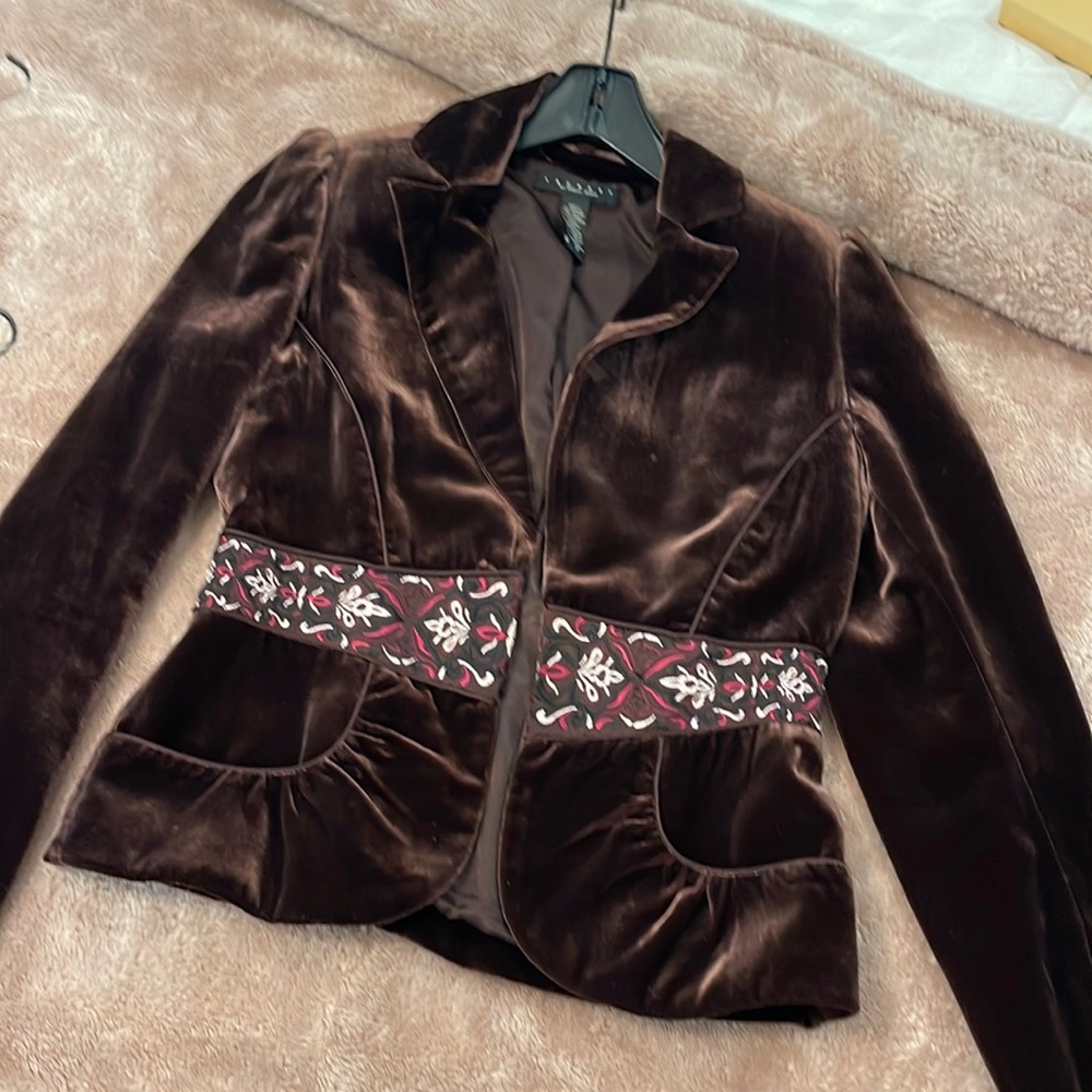 A almost brand new blazer by laundry
